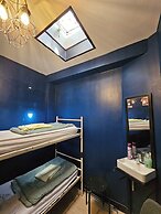 Crossroads Hostel Amsterdam