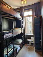 Crossroads Hostel Amsterdam