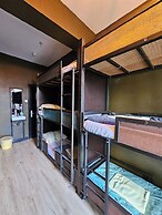 Crossroads Hostel Amsterdam