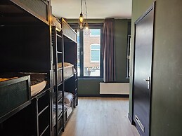 Crossroads Hostel Amsterdam