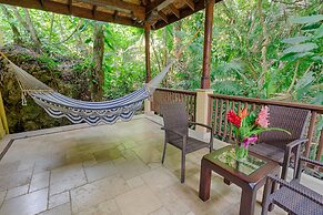 Sleeping Giant Rainforest Lodge