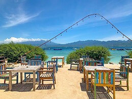 Tír na nÓg Beachfront Resort