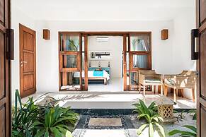 Tír na nÓg Beachfront Resort