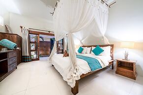 Tír na nÓg Beachfront Resort