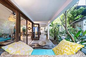 Tír na nÓg Beachfront Resort