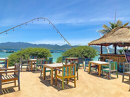 Tír na nÓg Beachfront Resort