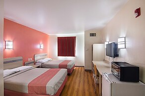 Motel 6 Terrell, TX