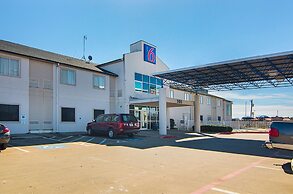 Motel 6 Terrell, TX