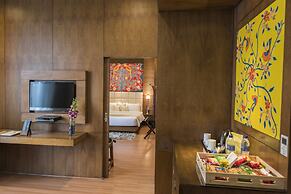 Monotel Luxury Business Hotel