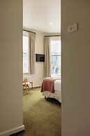 Naughtons Hotel