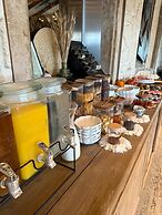 Le Savoy Hotel