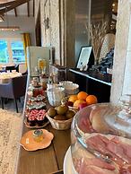 Le Savoy Hotel