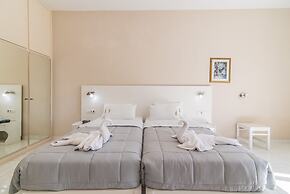 Belussi Beach Hotel & Suites