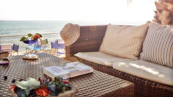 Belussi Beach Hotel & Suites