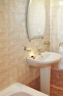 Belussi Beach Hotel & Suites