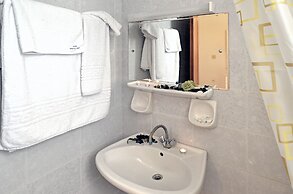 Belussi Beach Hotel & Suites