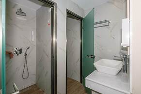 Belussi Beach Hotel & Suites