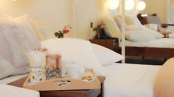 Belussi Beach Hotel & Suites