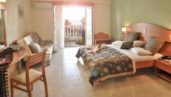 Belussi Beach Hotel & Suites