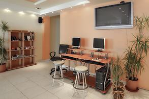 Belussi Beach Hotel & Suites