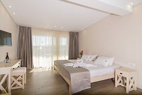 Belussi Beach Hotel & Suites