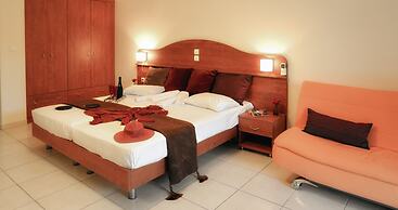 Belussi Beach Hotel & Suites