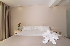 Belussi Beach Hotel & Suites