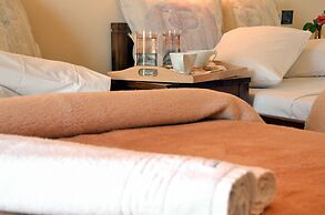 Belussi Beach Hotel & Suites