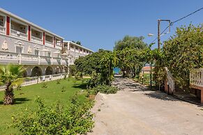 Belussi Beach Hotel & Suites