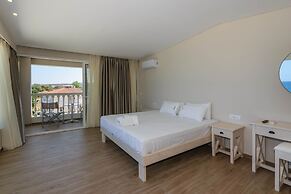 Belussi Beach Hotel & Suites