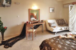 Belussi Beach Hotel & Suites