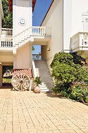 Belussi Beach Hotel & Suites