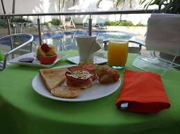 Atlantis Plaza Hotel