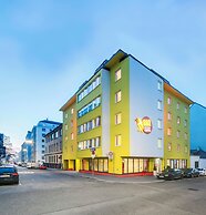 A&T Hotel & Hostel