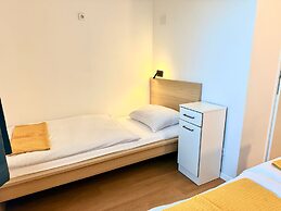 A&T Hotel & Hostel