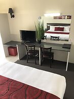 Golden West Motor Inn