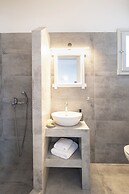 Vrachia Studios & Apartments
