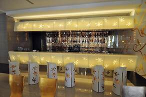 Monarch Skyline Hotel