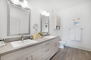 Clean, Cozy & Chic Apartment. CDC Cleaning Standards! Just 3 Miles Fro