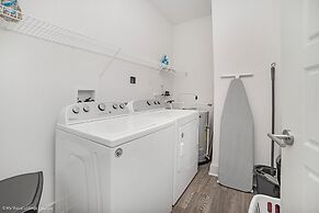 Clean, Cozy & Chic Apartment. CDC Cleaning Standards! Just 3 Miles Fro