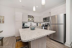 Clean, Cozy & Chic Apartment. CDC Cleaning Standards! Just 3 Miles Fro