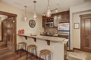 2 Bedroom Blackbear Lodge Condo in River Run Village