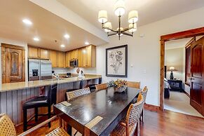 Luxury 1 Bedroom Ski in, Ski Out Mountain Vacation Rental Just Steps f