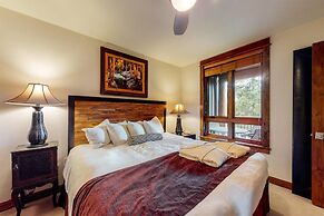 Luxury 1 Bedroom Ski in, Ski Out Mountain Vacation Rental Just Steps f
