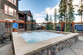 Luxury 1 Bedroom Ski in, Ski Out Mountain Vacation Rental Just Steps f