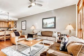 Luxury 3 Bedroom Ski in, Ski Out Mountain Vacation Rental Just Steps f