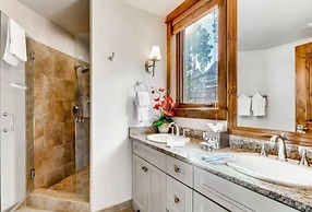 Luxury 3 Bedroom Ski in, Ski Out Mountain Vacation Rental Just Steps f
