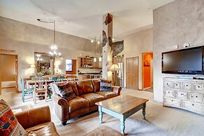 Black Bear Lodge 3 Bedroom Condo in River Run Village