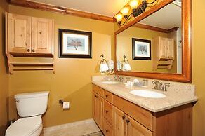 Black Bear Lodge 3 Bedroom Condo in River Run Village