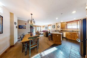 Luxury 2 Bedroom Mountain Vacation Rental in Breckenridge with Access 